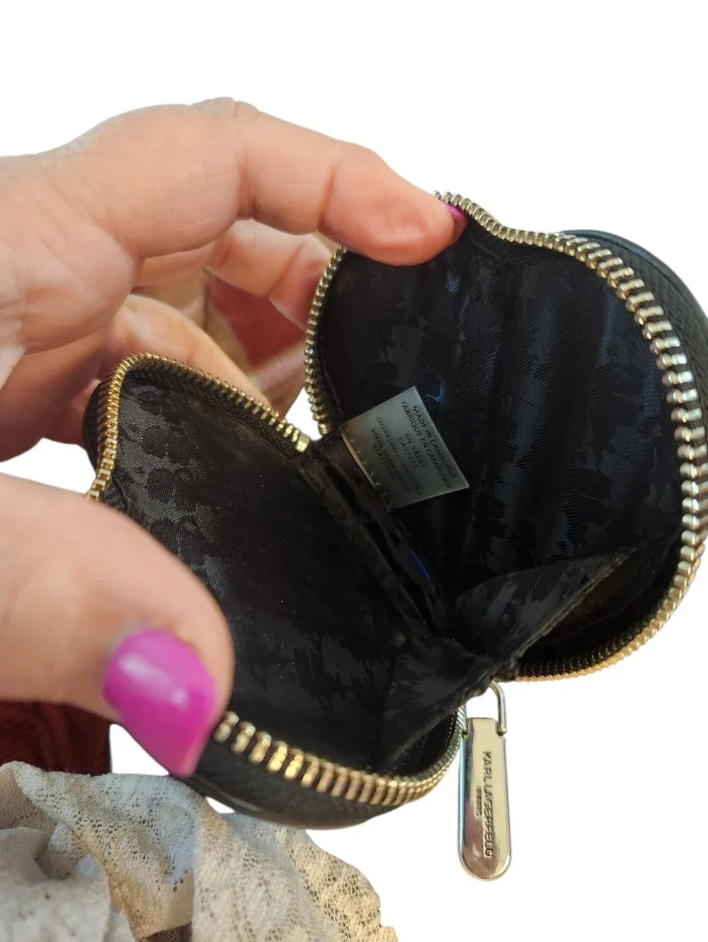 KARL LAGERFELD PARIS HEART SHAPE ZIP AROUND COIN PURSE KEY RING